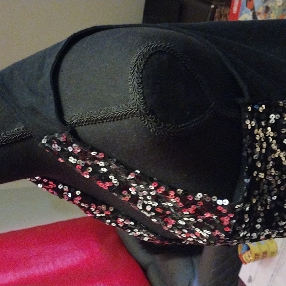 Cherokee Vest - Picture 2 of 2